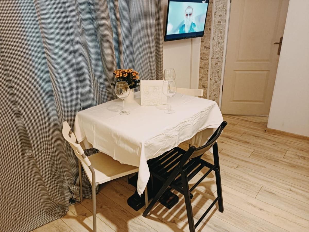 Piata Romana Luxury Apartment บูคาเรสต์ ภายนอก รูปภาพ